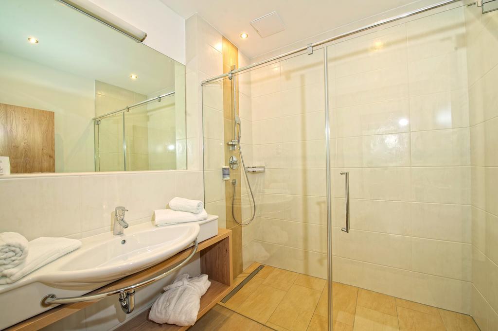 Hotel Alpina ซาลบาคฮินเทอร์เกลมม์ ภายนอก รูปภาพ